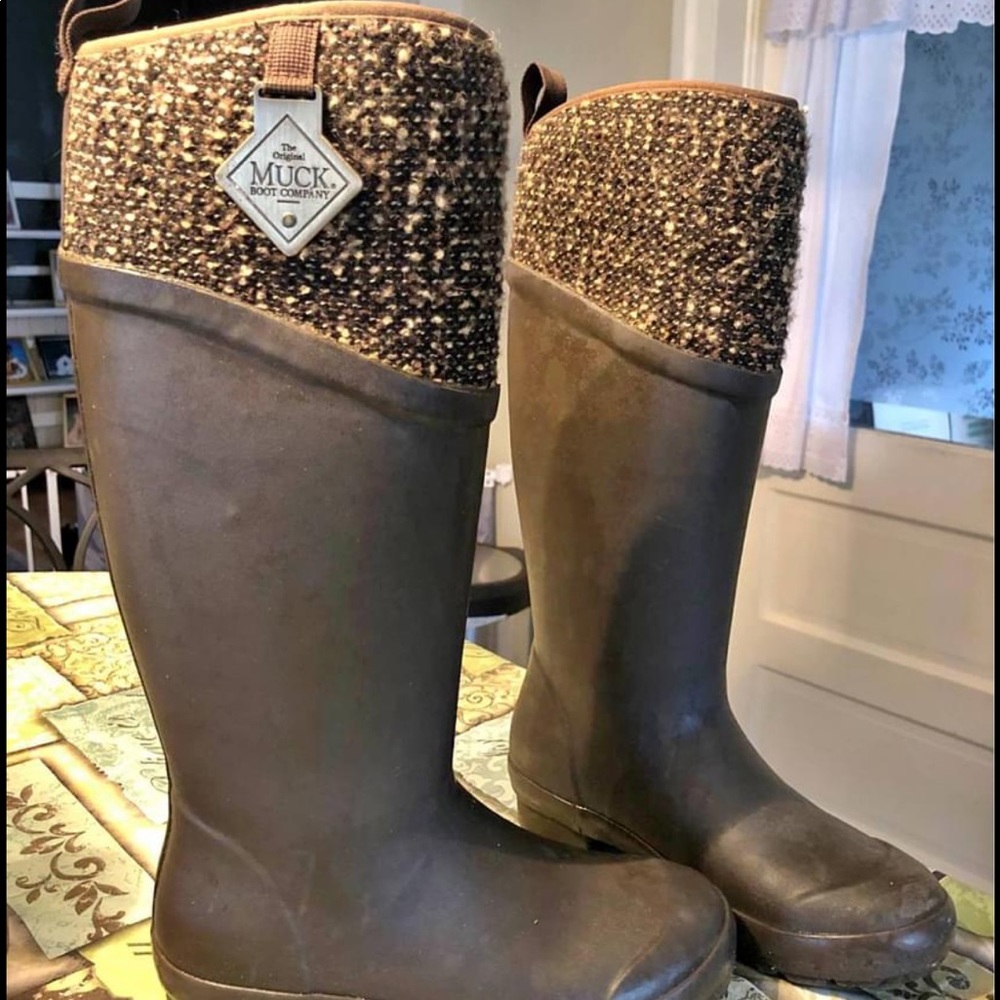 ISO!!! Size 8-9. Looking for!